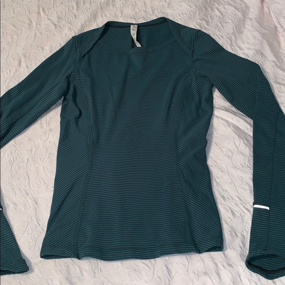 SOLD SOLD Lululemon top - Picture 3 of 5